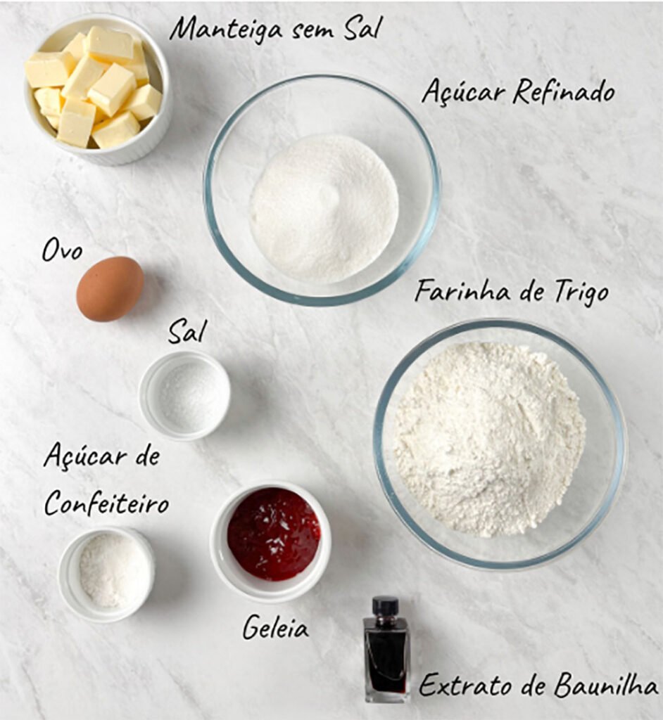Visão dos ingredientes do biscoito amanteigado com geleia