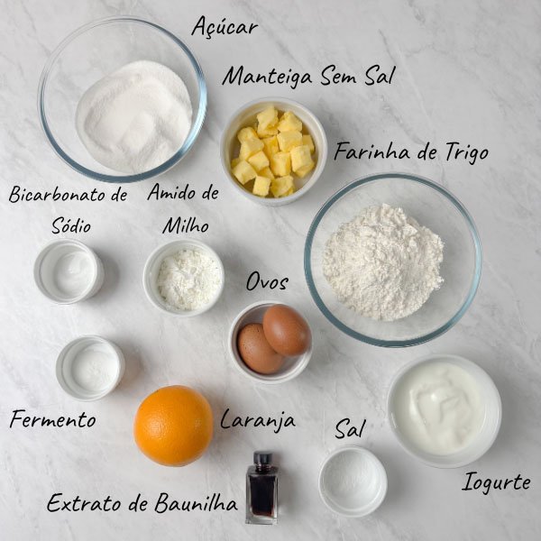 Visão dos ingredientes do bolo de laranja